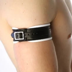 Bruthal Gear Brassard Boucle Cuir -Vestiaire Fetish Soldes brassard boucle cuir 1