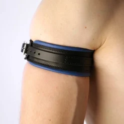 Bruthal Gear Brassard Boucle Cuir -Vestiaire Fetish Soldes brassard boucle cuir 16