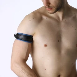 Bruthal Gear Brassard Boucle Cuir -Vestiaire Fetish Soldes brassard boucle cuir 17