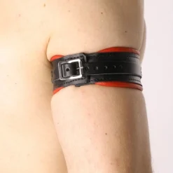 Bruthal Gear Brassard Boucle Cuir -Vestiaire Fetish Soldes brassard boucle cuir 23