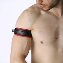 Bruthal Gear Brassard Boucle Cuir -Vestiaire Fetish Soldes brassard boucle cuir 24