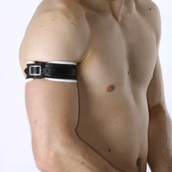 Bruthal Gear Brassard Boucle Cuir -Vestiaire Fetish Soldes brassard boucle cuir 3