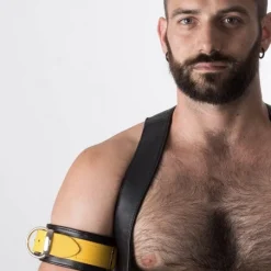 RoB Accessoires Brassard Cuir Boucle Piss 10 RoB Accessoires Brassard Cuir Boucle Piss -Vestiaire Fetish Soldes brassard cuir boucle piss 3