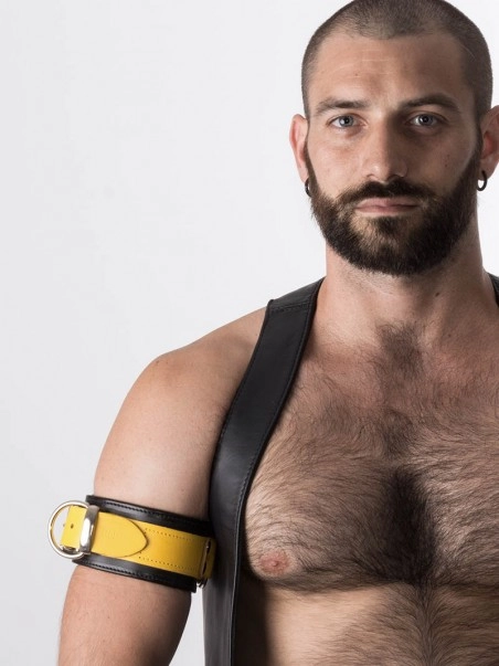 RoB Accessoires Brassard Cuir Boucle Piss 6 RoB Accessoires Brassard Cuir Boucle Piss – Image 4