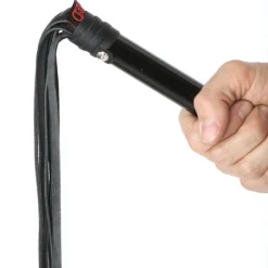 The Red Martinet Long En Cuir 12 The Red Martinet Long En Cuir -Vestiaire Fetish Soldes martinet long en cuir 1