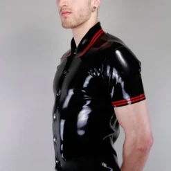 Polo En Latex à Bandes Rouges - Latex 101 -Vestiaire Fetish Soldes polo en latex a bandes rouges latex 101 2